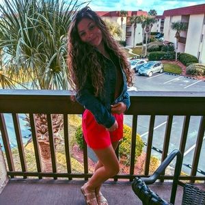 Meet your Posher, Elle